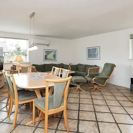 8 Person In Dannemare-by Traum * Dannemare